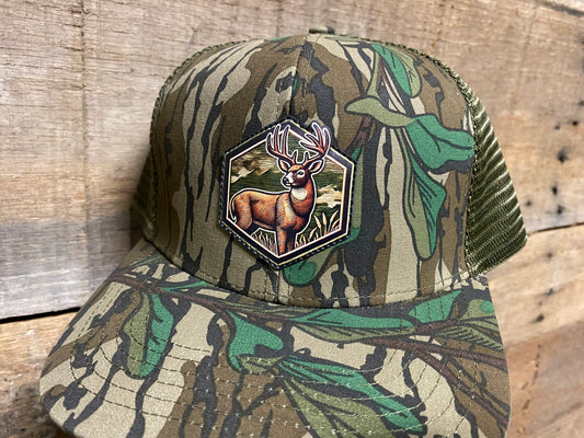 Whitetail Deer Hex - Mossy Oak Greenleaf