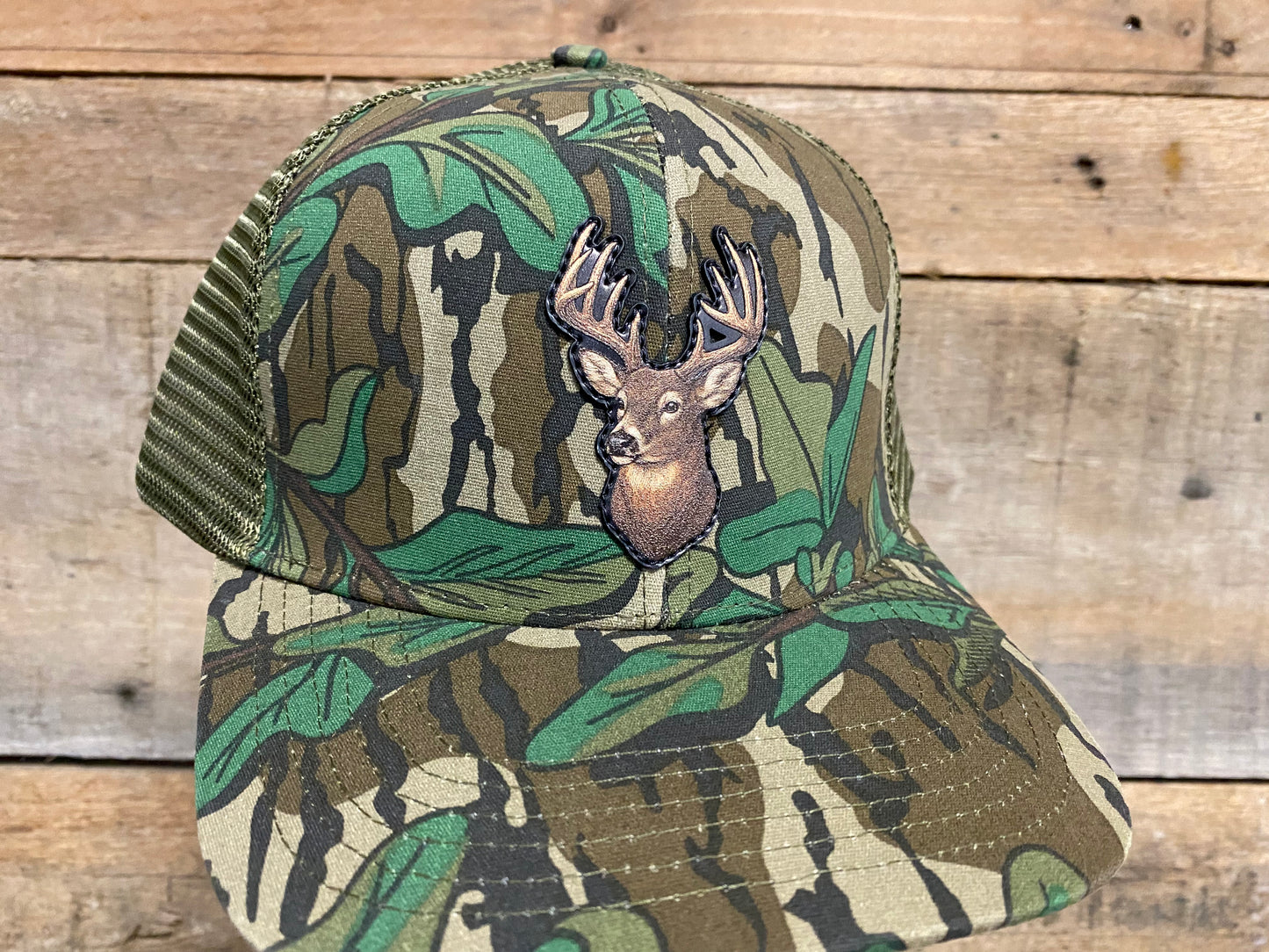 Textured Whitetail Deer - Mossy Oak Greenleaf