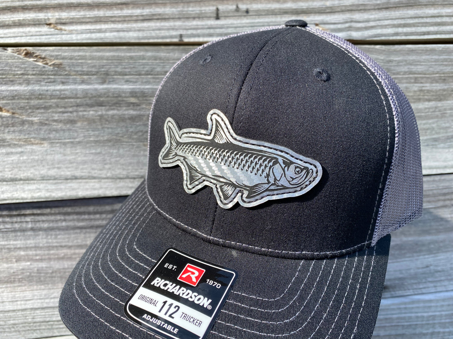 Tarpon - Silver Carbon Fiber - Black/Charcoal R112