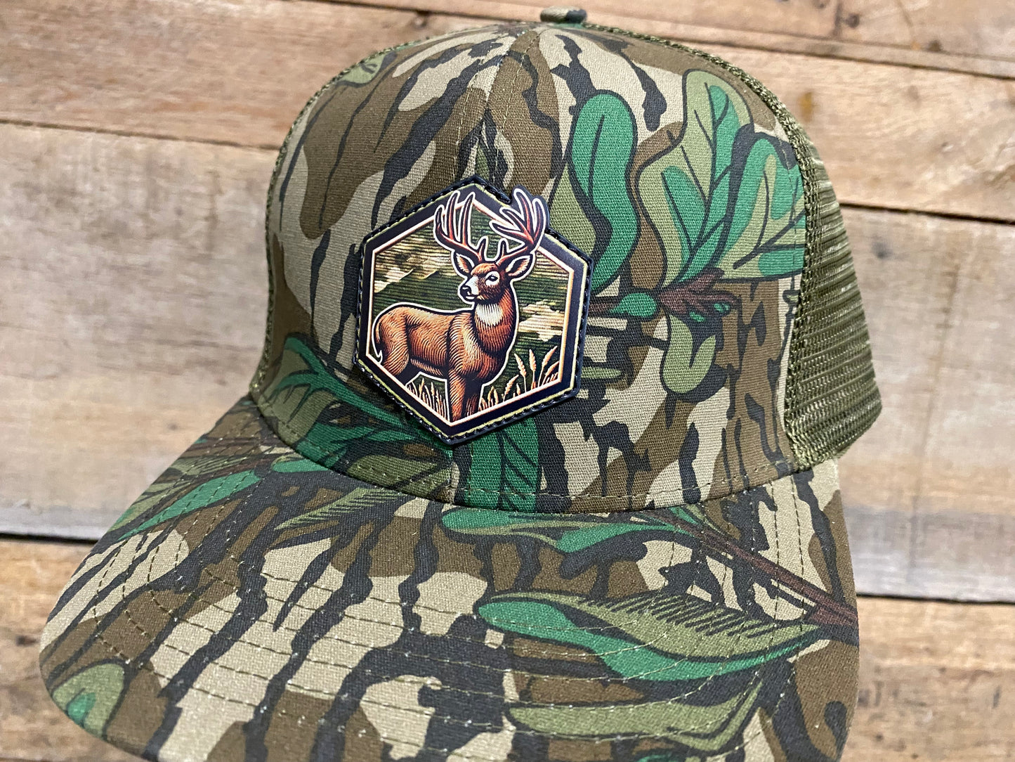 Whitetail Deer Hex - Mossy Oak Greenleaf